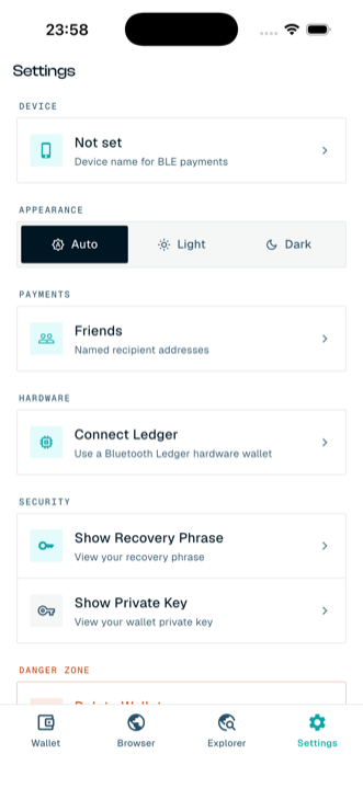 Settings screen with device name, recovery phrase, private key, and delete wallet